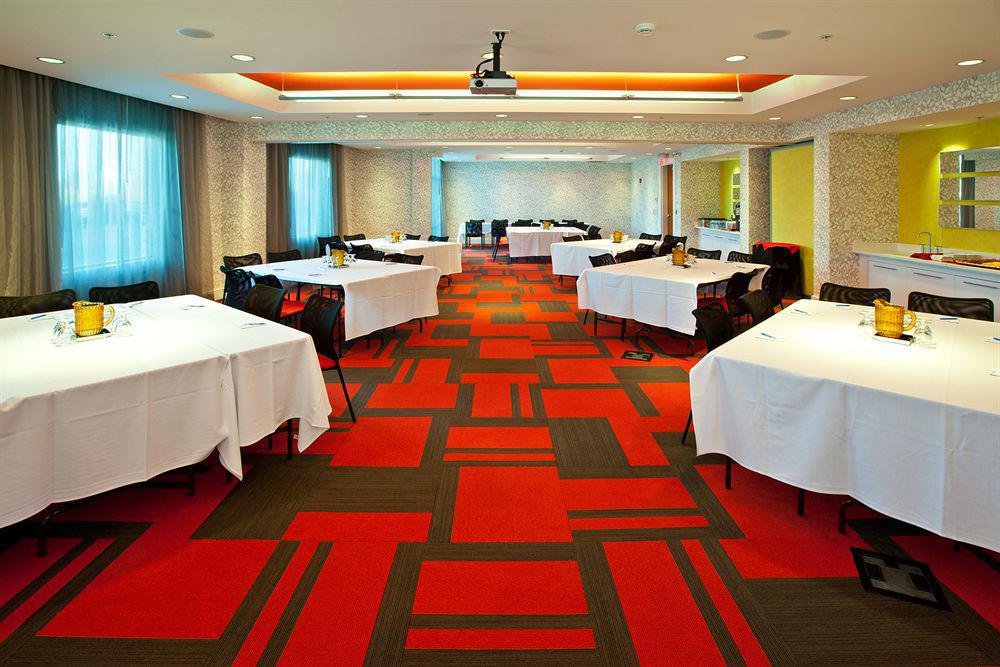 โรงแรมอินดิโก โคลัมบัส ศูนย์สถาปัตยกรรม ร้านอาหาร รูปภาพ
